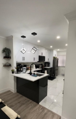 222-9462 Prince Charles Boulevard, Surrey, BC 