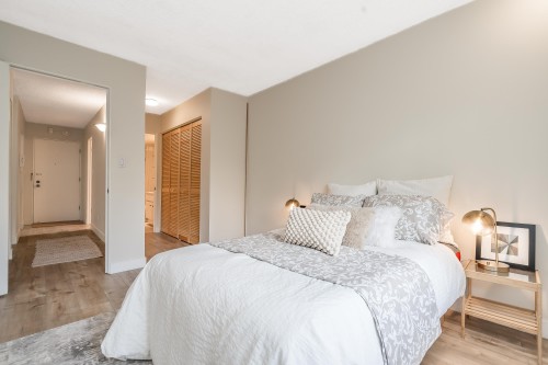 303-1360 Martin Street, White Rock, BC 