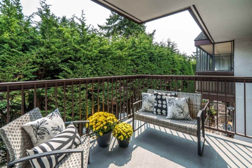 303-1360 Martin Street, White Rock, BC 