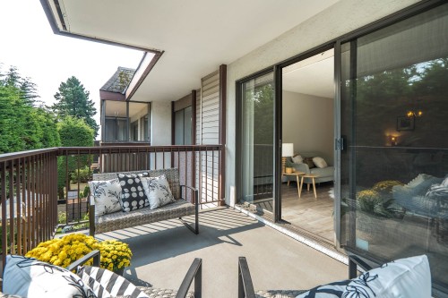 303-1360 Martin Street, White Rock, BC 