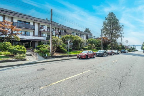 303-1360 Martin Street, White Rock, BC 