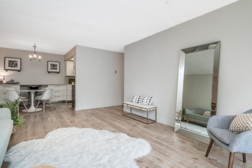 303-1360 Martin Street, White Rock, BC 