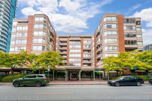 101-15111 Russell Avenue  White Rock, BC V4B 2P4