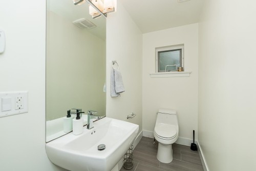 26-9989 Barnston Drive E, Surrey, BC 