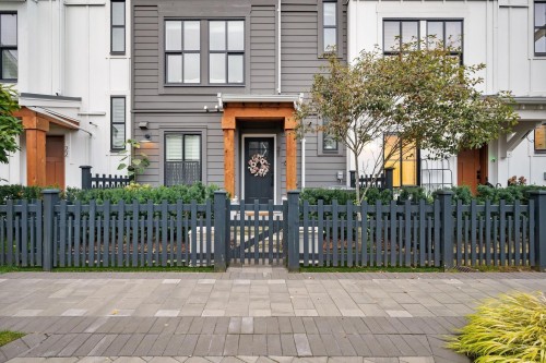 21-8450 204 Street, Langley, BC 