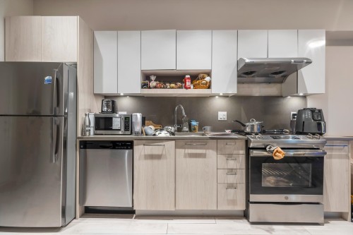 221-13768 108 Avenue, Surrey, BC 