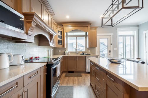 6727 184 Street, Surrey, BC 