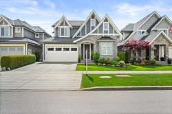 16758 22a Avenue  Surrey, BC V3Z 0M7