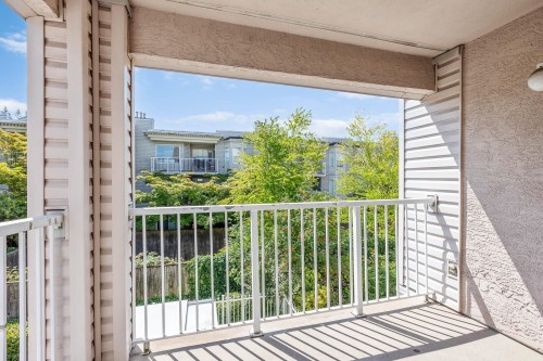 202-9951 152 Street, Surrey, BC 