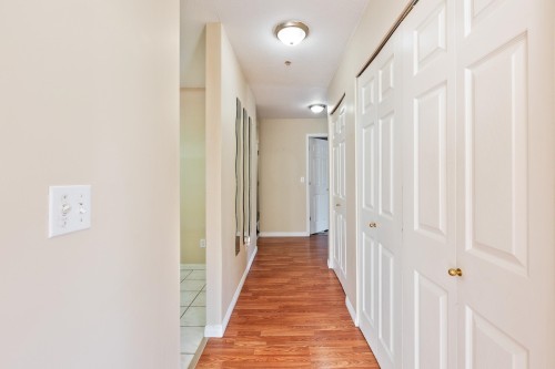 202-9951 152 Street, Surrey, BC 