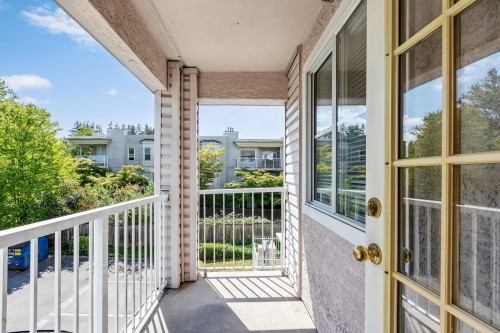 202-9951 152 Street, Surrey, BC 