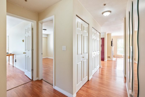 202-9951 152 Street, Surrey, BC 