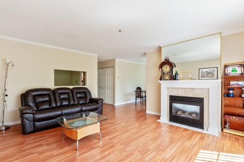 202-9951 152 Street, Surrey, BC 