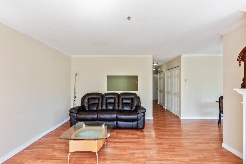 202-9951 152 Street, Surrey, BC 