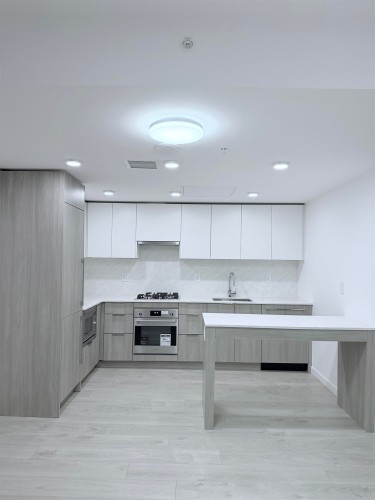 1001-10333 133 St., Surrey, BC 