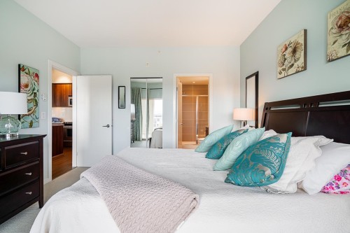 402-6450 194 Street, Surrey, BC 