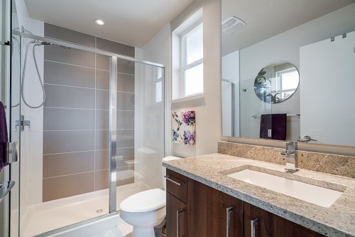 402-6450 194 Street, Surrey, BC 