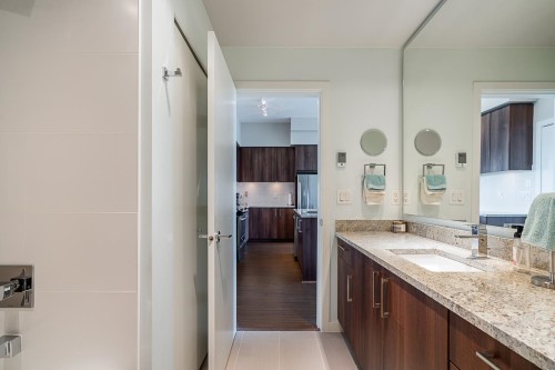 402-6450 194 Street, Surrey, BC 