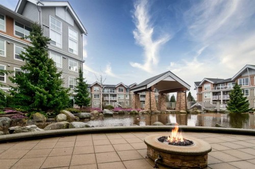 402-6450 194 Street, Surrey, BC 