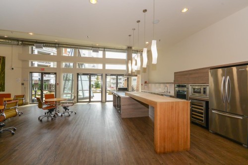 402-6450 194 Street, Surrey, BC 