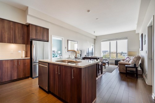 402-6450 194 Street, Surrey, BC 