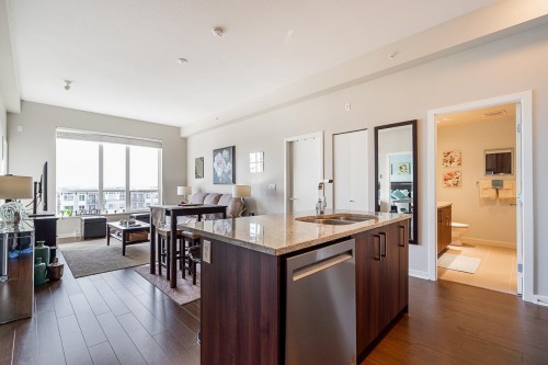 402-6450 194 Street, Surrey, BC 