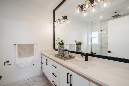 16673 16 Avenue, Surrey, BC 