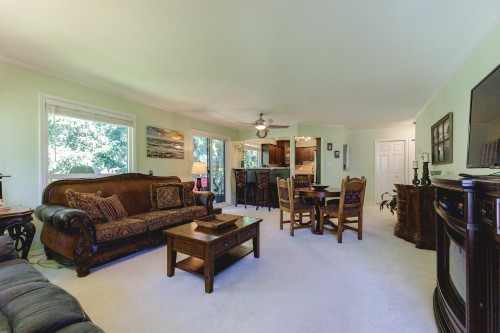 715-1350 Vidal Street, White Rock, BC 