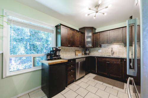 715-1350 Vidal Street, White Rock, BC 