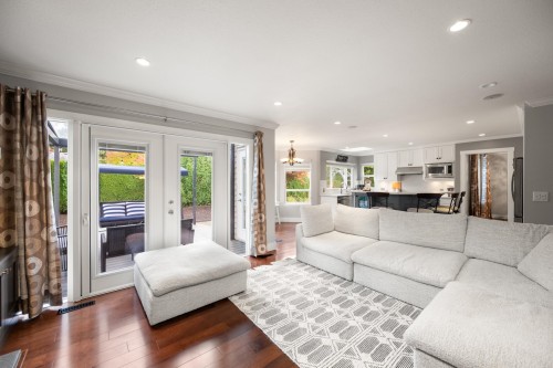 5976 Southpark Grove, Surrey, BC 