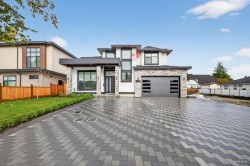 15363 94 Avenue  Surrey, BC V3R 1E2