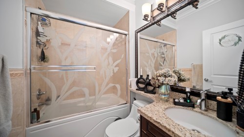 15038 70 Avenue, Surrey, BC 