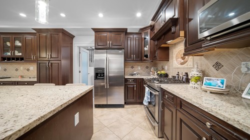 15038 70 Avenue, Surrey, BC 