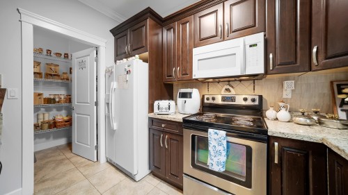 15038 70 Avenue, Surrey, BC 