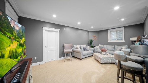 15038 70 Avenue, Surrey, BC 