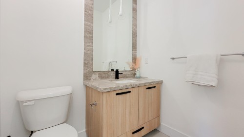 11-6350 142 Street, Surrey, BC 