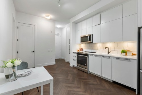 122-14968 101A Avenue, Surrey, BC 