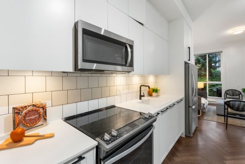 122-14968 101A Avenue, Surrey, BC 