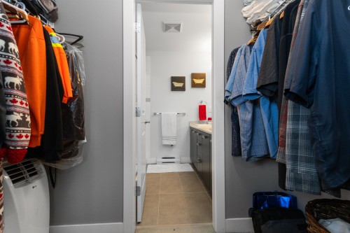 126-5888 144 Street, Surrey, BC 