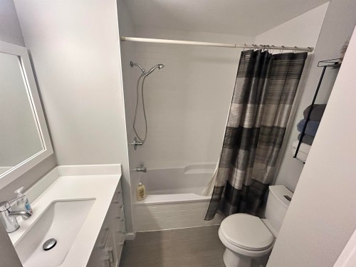 123-5360 201 Street, Langley, BC 