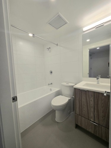 2808-13675 107A Avenue, Surrey, BC 