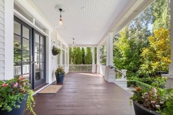 2676 Mcbride Avenue  Surrey, BC V4A 3G1