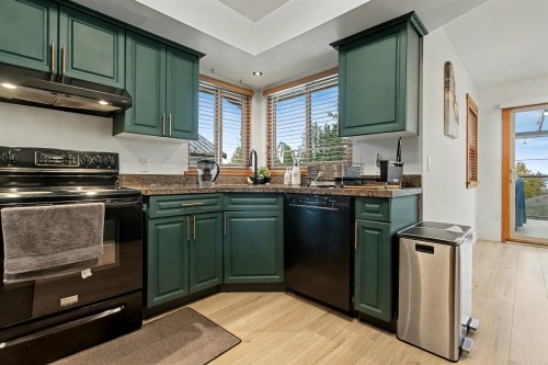 1112 Stevens Street, White Rock, BC 