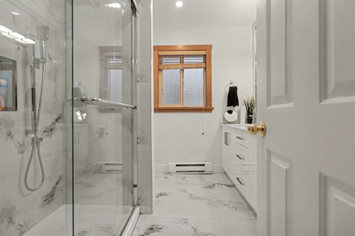 1112 Stevens Street, White Rock, BC 