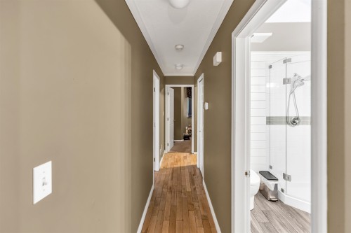 3826 Old Clayburn Road, Abbotsford, BC 