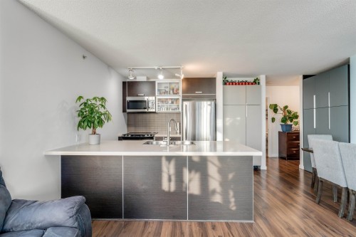 2704-9981 Whalley Boulevard, Surrey, BC 