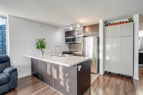 2704-9981 Whalley Boulevard, Surrey, BC 