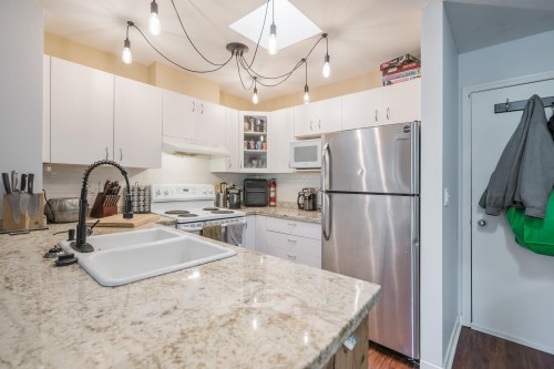 415-6359 198 Street  Langley, BC V2Y 2E3