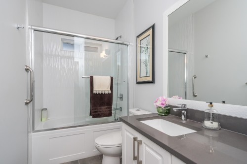 2-22963 Fraser Highway, Langley, BC 