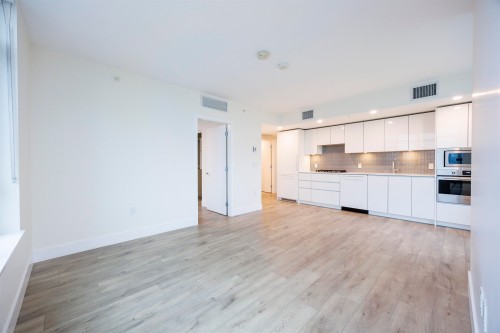 1204-10428 Whalley Boulevard, Surrey, BC 